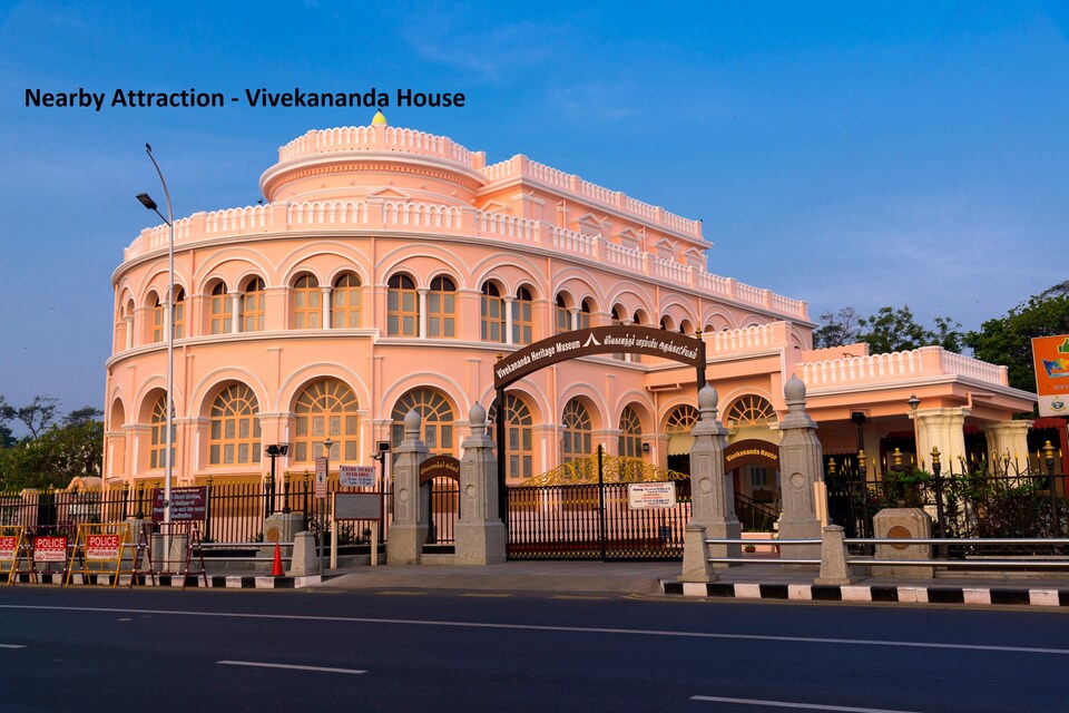 OYO 30579 Royal Palace Marina, Parrys, Chennai