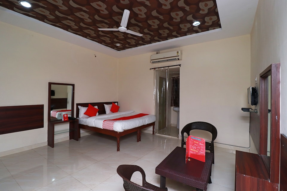 OYO 30587 Ajooba Park, Airport Road - Raipur, Raipur
