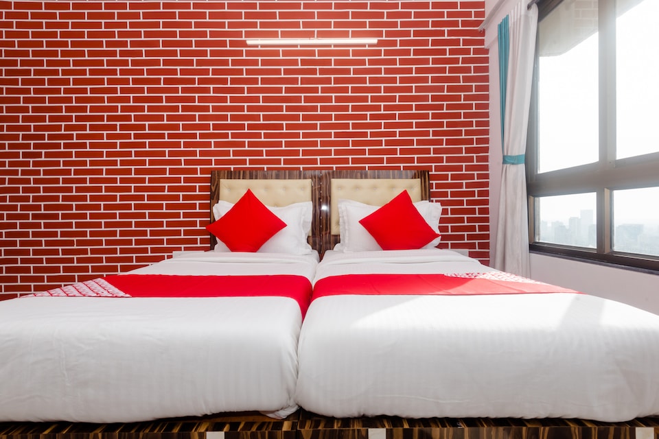 OYO 30597 Pleasant Apartment Malad East, Mumbai BCEC, Mumbai