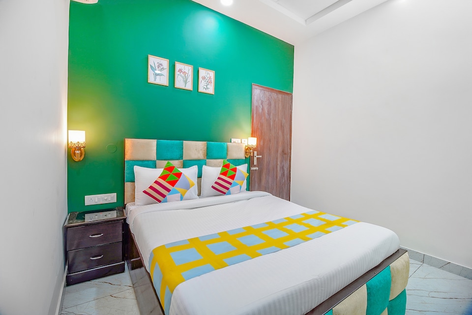 Live on DEL2541, Rajouri Garden Delhi, Delhi