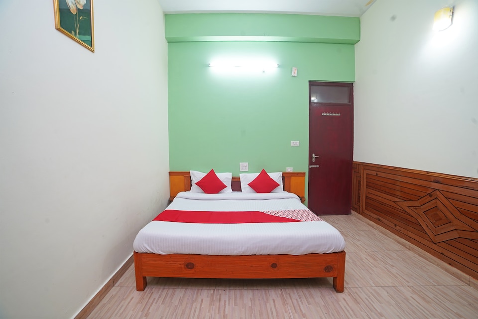OYO 30628 Plaza Hotel, Pithoragarh city, Pithoragarh