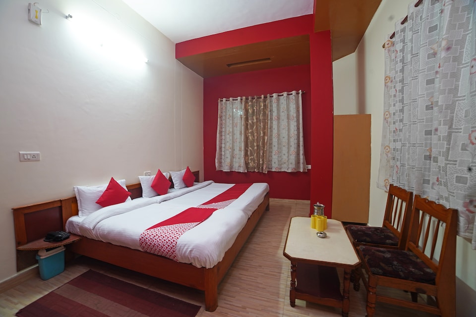 OYO 30628 Plaza Hotel, Pithoragarh city, Pithoragarh