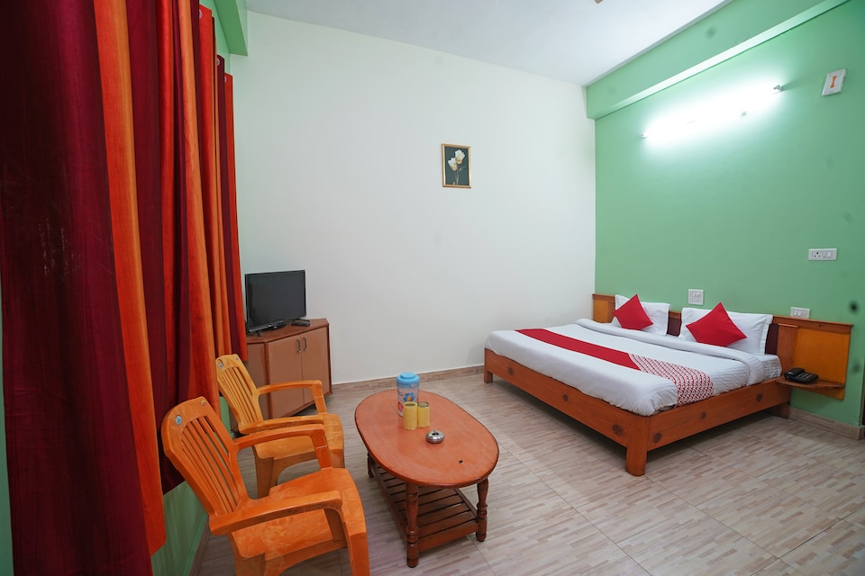 OYO 30628 Plaza Hotel, Pithoragarh city, Pithoragarh