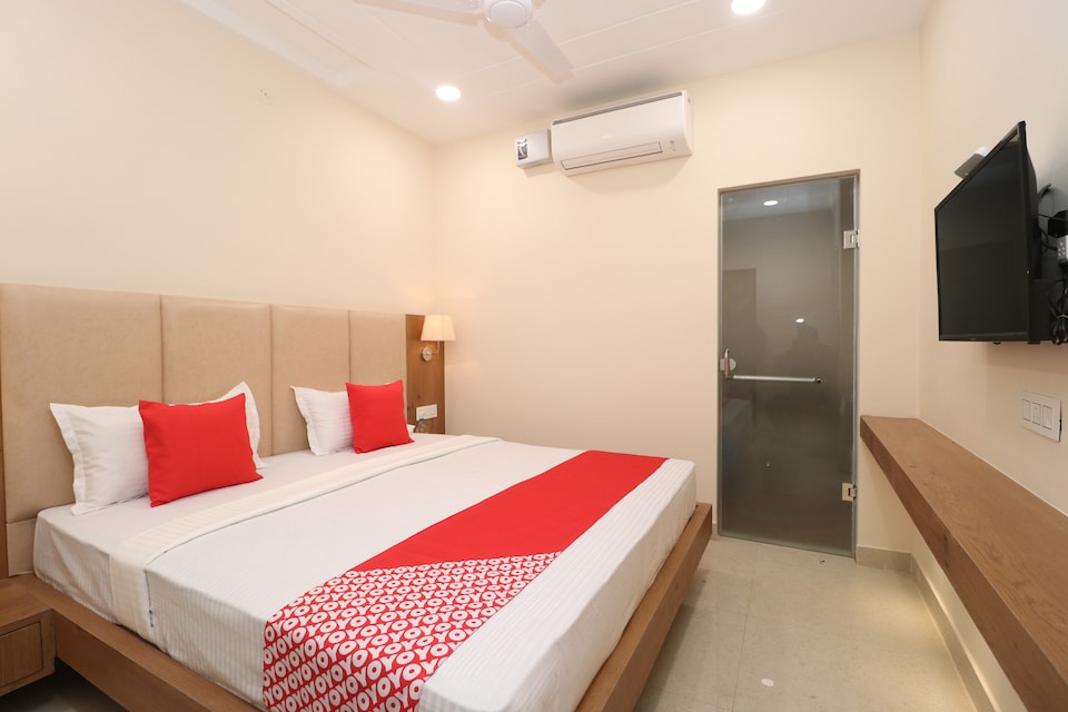 OYO 30638 Hotel Rivaayat Inn, Golden Temple Road Amritsar, Amritsar