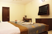 OYO Hotel Residence Phase 3 Near Aravali Biodiversity Park