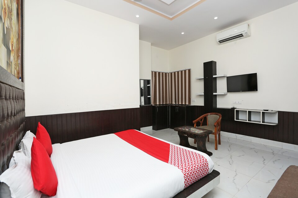 OYO 30642 Hotel Sumanglam, Dehradun ISBT, Dehradun