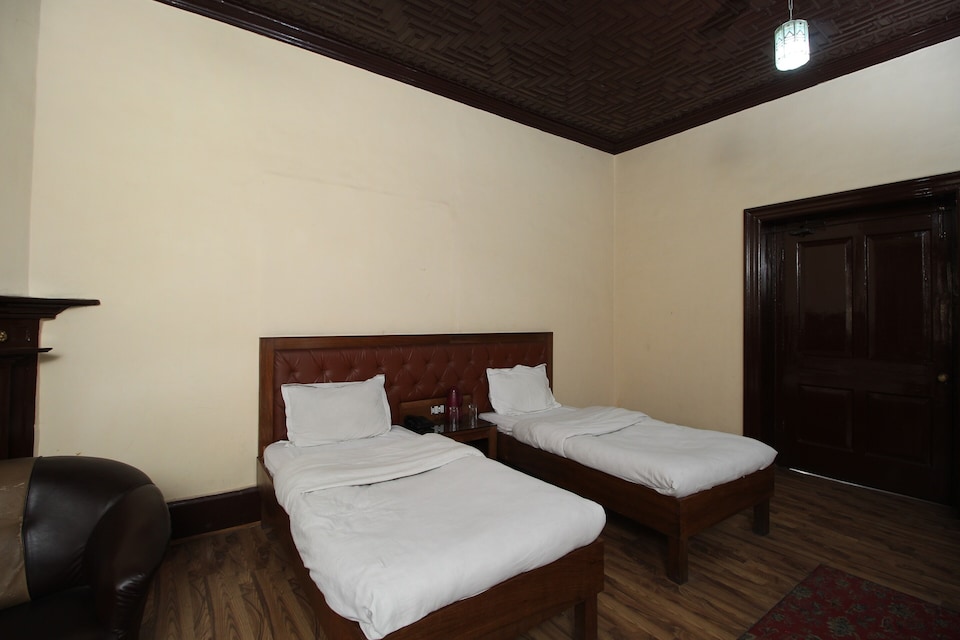 OYO Hotel Akbar Residency, Dalgate Srinagar, Srinagar