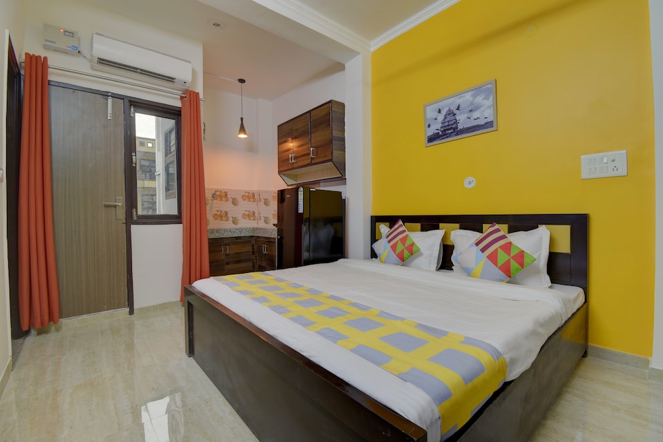 OYO 30663 Elegant Studio Subhash Chowk, Sohna Road, Gurgaon