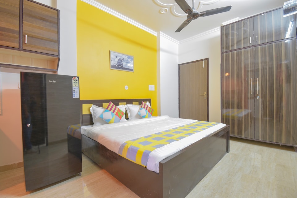 OYO 30663 Elegant Studio Subhash Chowk, Sohna Road, Gurgaon