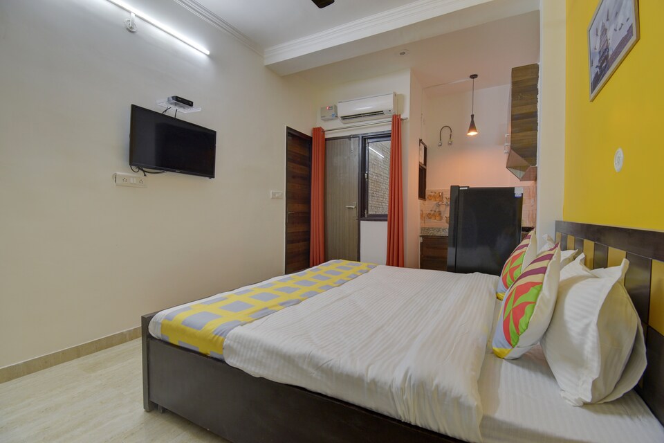 OYO 30663 Elegant Studio Subhash Chowk, Sohna Road, Gurgaon