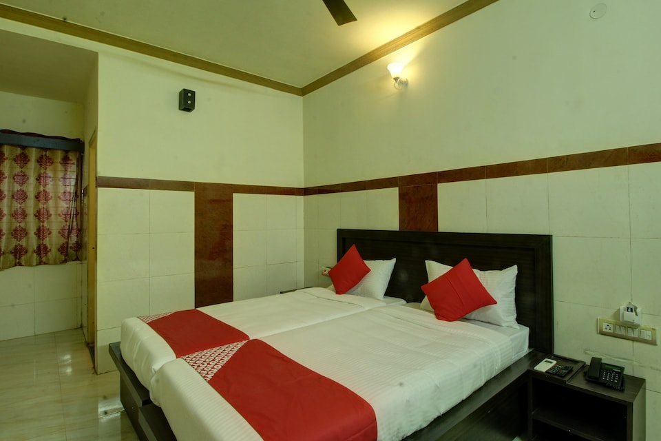 OYO 30673 K R K Residency, Hospet, Hospet