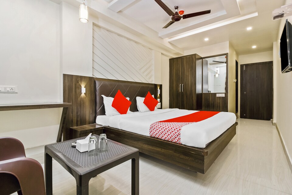 OYO 30677 Kalyan Nx, Mumbai- Kalyan-Bhiwandi- Badalapur, Mumbai