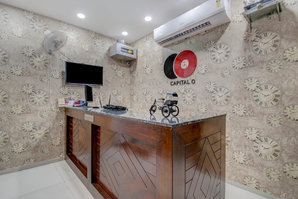 Capital O 30699 Lrc Hotel And Banquet, Zirakpur, Zirakpur