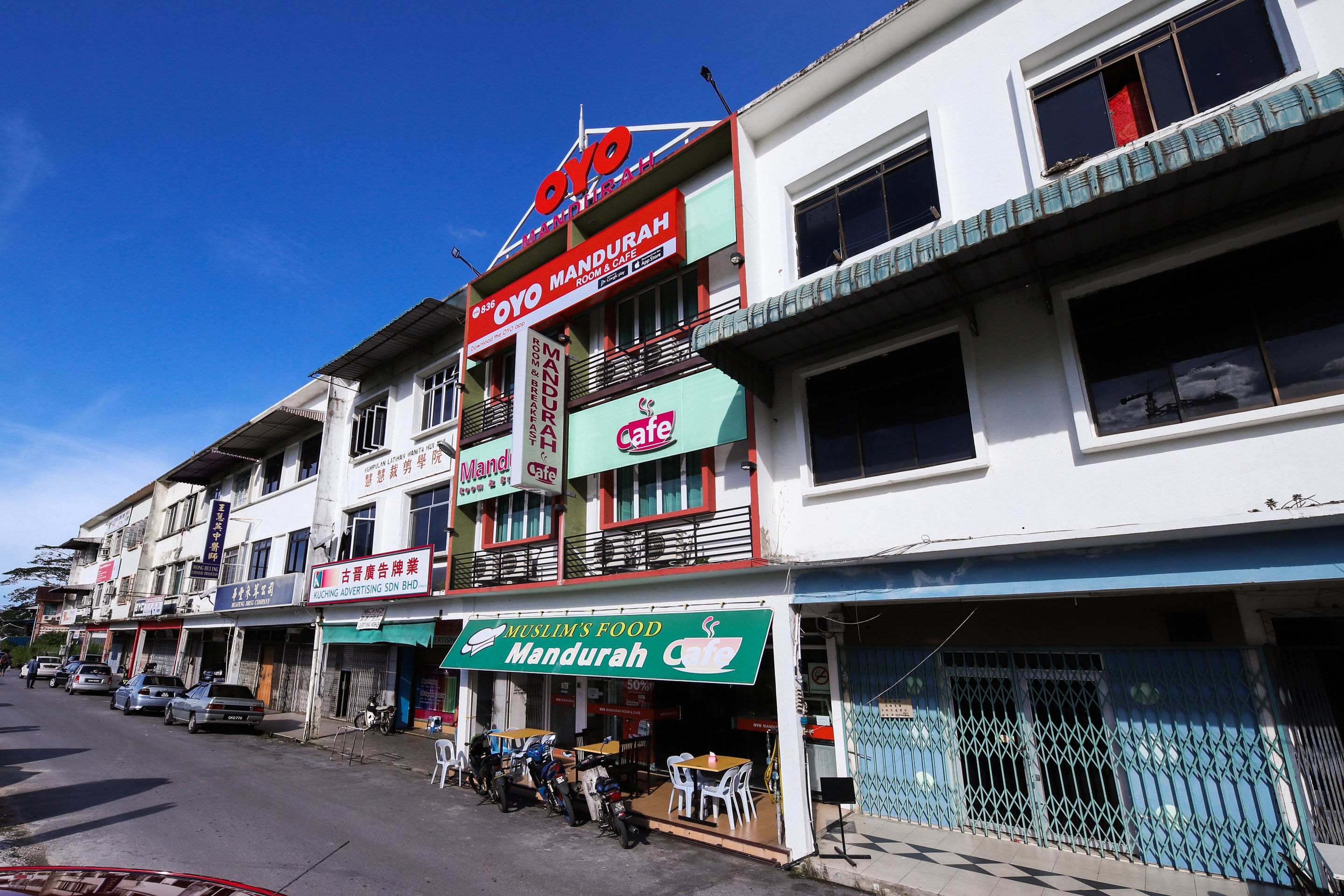 OYO 836 Mandurah Room & Cafe, Kuching From RM56