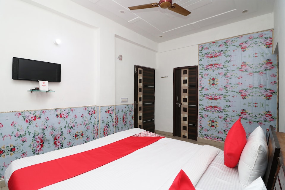 Hotel Four Season Inn, Corporate Complex, Agra
