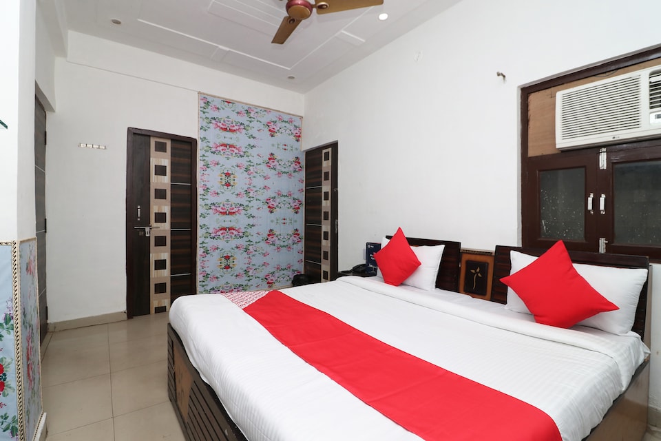 Hotel Four Season Inn, Corporate Complex, Agra