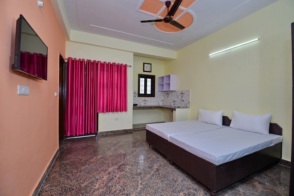 OYO LIFE GRG1300 Sector 18, HUDA CENTRE 1, Gurgaon