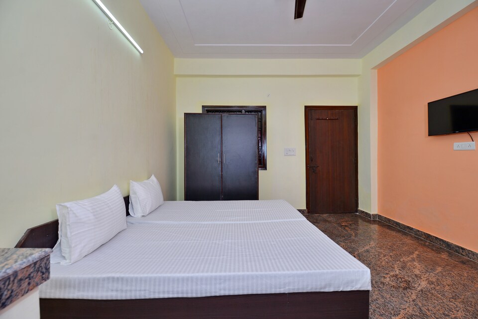 OYO LIFE GRG1300 Sector 18, HUDA CENTRE 1, Gurgaon