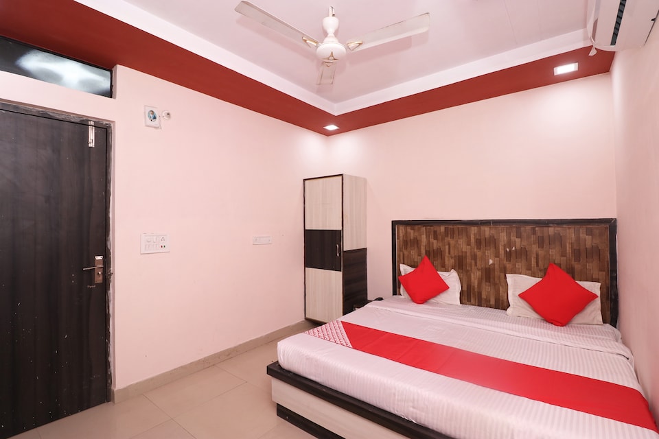 Flagship 30716 Anand Residency, Corporate Complex, Agra