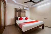 OYO Flagship 30727 Rushikonda Saver