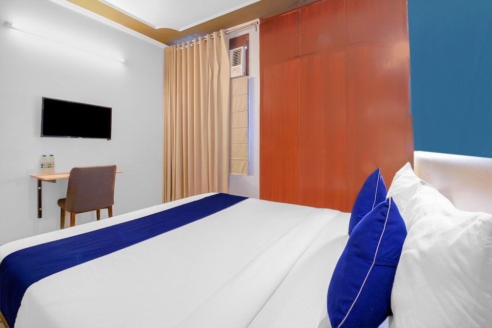 SilverKey Executive Stays 30730 Saket, Saket Delhi, Delhi