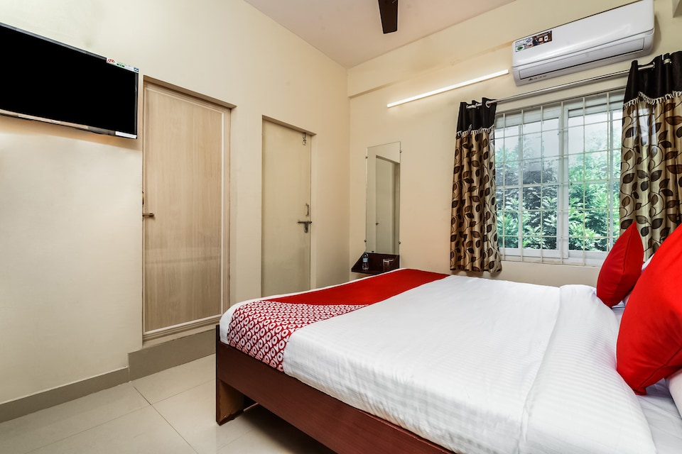 OYO 30741 The Purple Stay, Srikakulam, Srikakulam