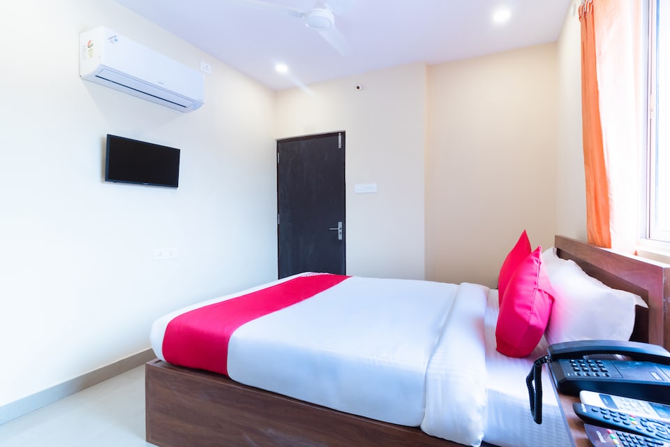 Hotel O The  Gate, Begumpet-II, Hyderabad