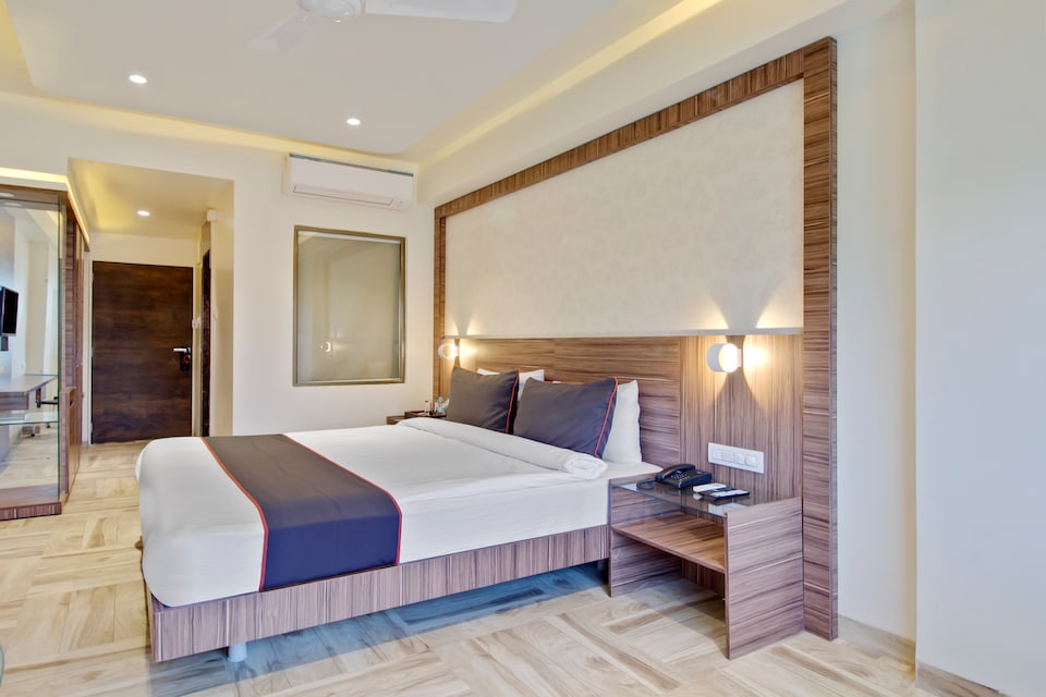 Collection O 30113 Camp New ModiKhana, Pune Camp, Pune