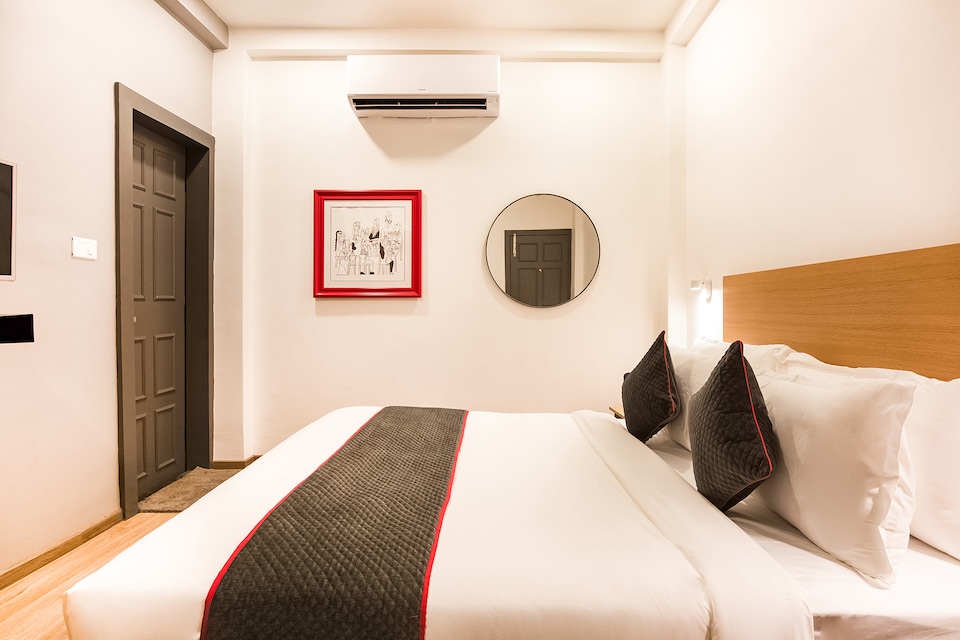 Live as IND628. , MG Road Indore, Indore