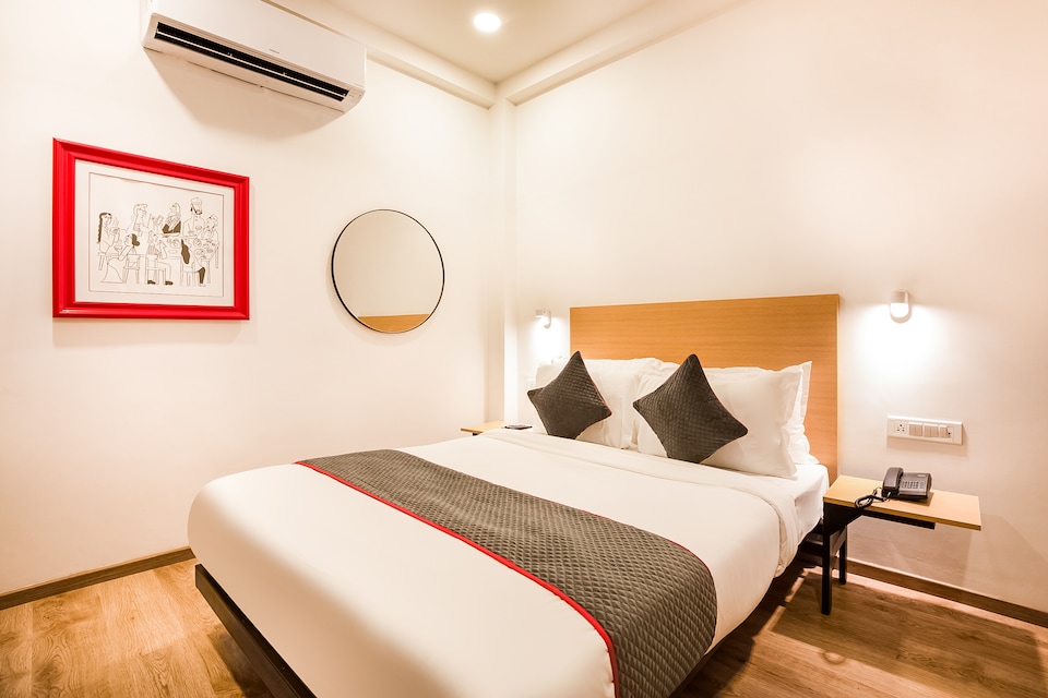 Live as IND628. , MG Road Indore, Indore