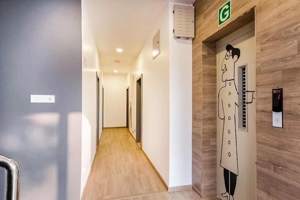 Live as IND628. , MG Road Indore, Indore