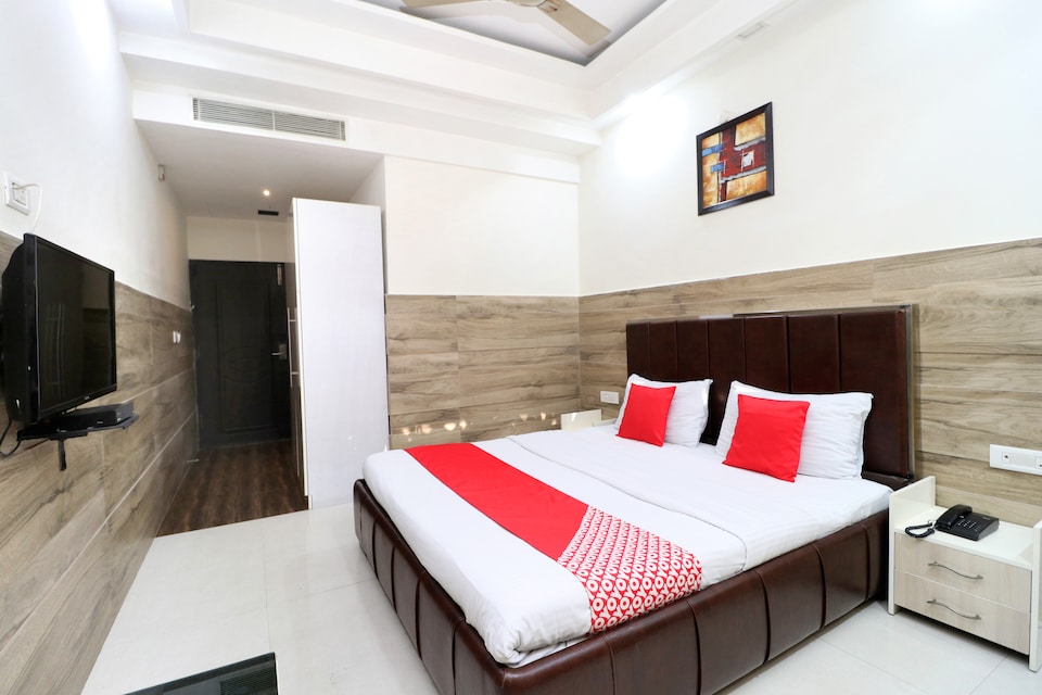 OYO 30848 Hotel Signature, Ferozepur, Ferozepur