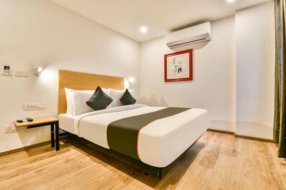 OYO Townhouse 226 Hotel Maniraj, Gandhi Maidan Patna, पटना