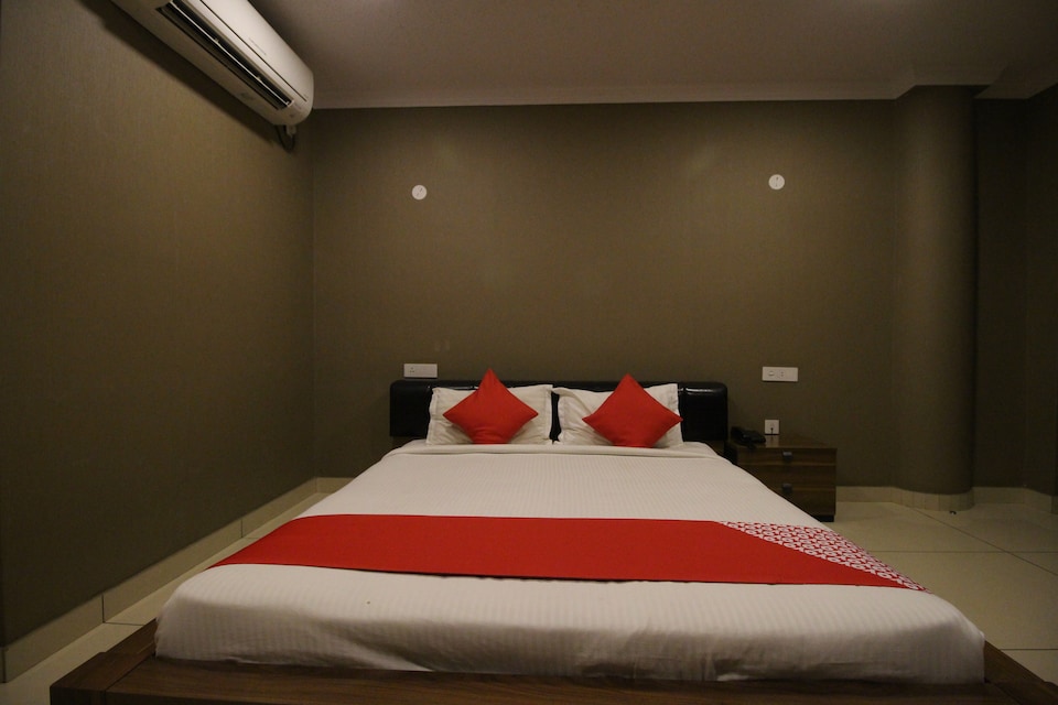 OYO 30865 Ss Residency, Tumkur Bangalore, Bangalore