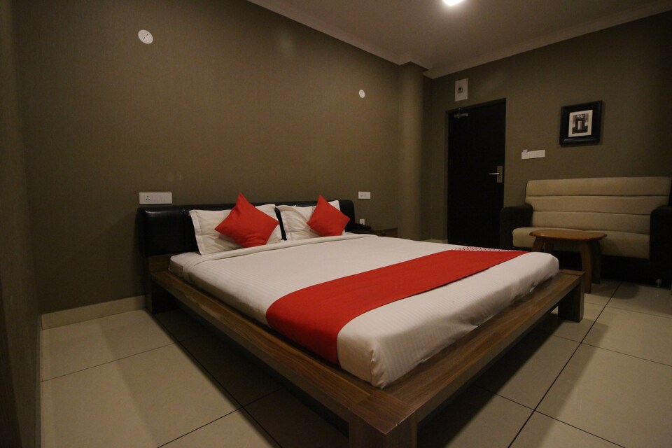 OYO 30865 Ss Residency, Tumkur Bangalore, Bangalore