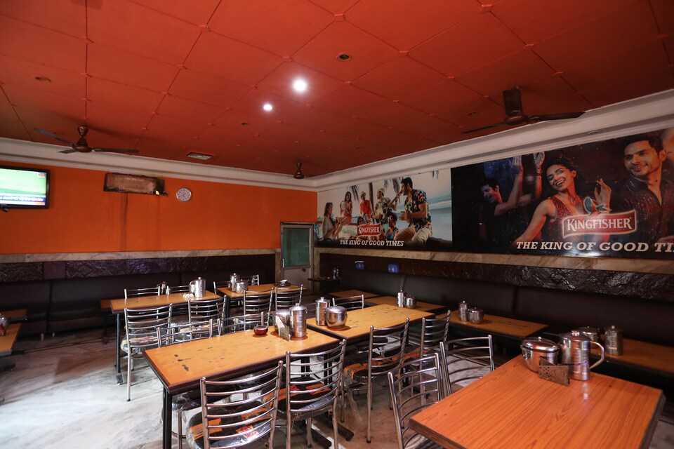 OYO 30867 Hotel Tourists Bar & Resturant, Corporate Complex, Agra