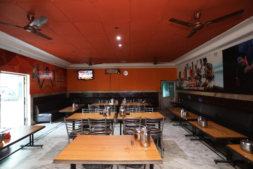 OYO 30867 Hotel Tourists Bar & Resturant, Corporate Complex, Agra