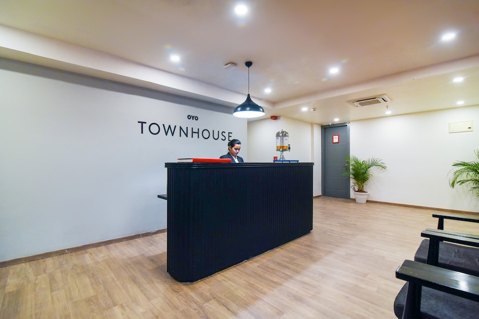 OYO Townhouse 255 Indiranagar Double Road, Indiranagar Bangalore, Bangalore