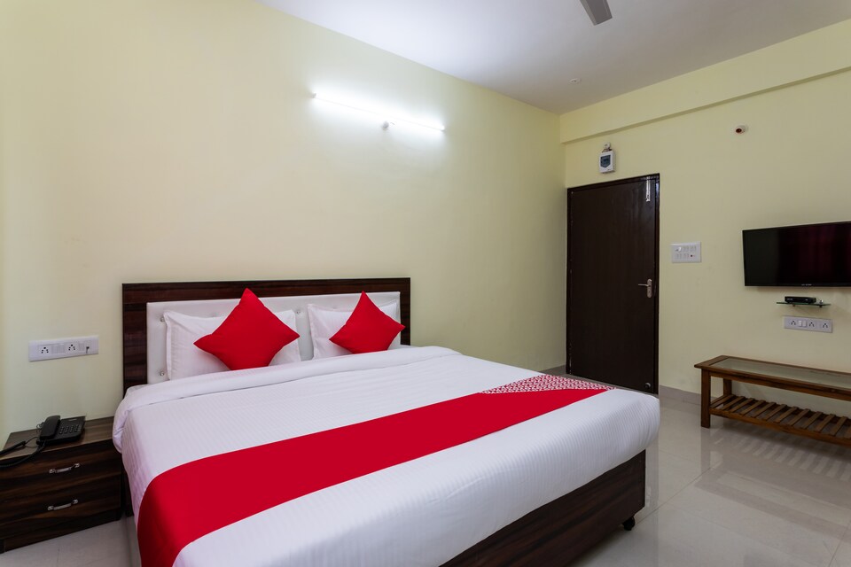 OYO 30896 Yashhotel And Restaurant, Rau, Indore