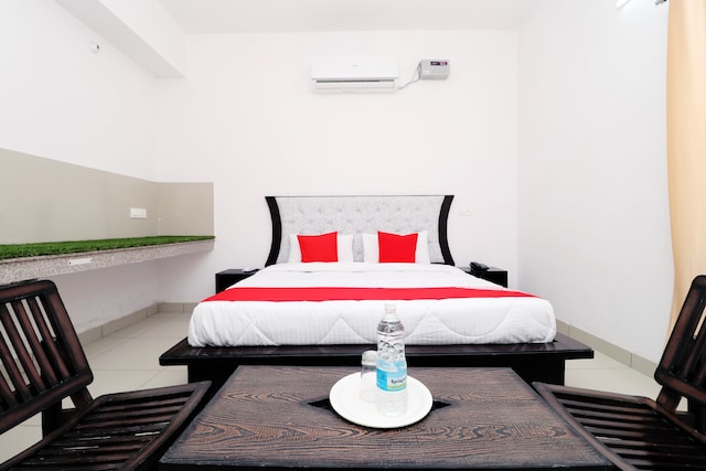 OYO Flagship Roadstar Hotel