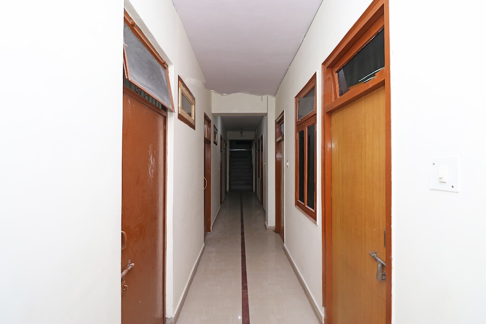 OYO 30907 Hotel Big Bell, Corporate Complex, Agra