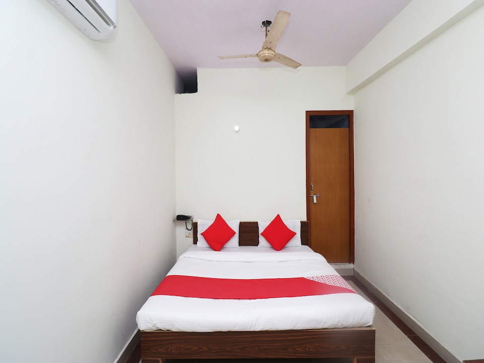 OYO 30907 Hotel Big Bell, Corporate Complex, Agra