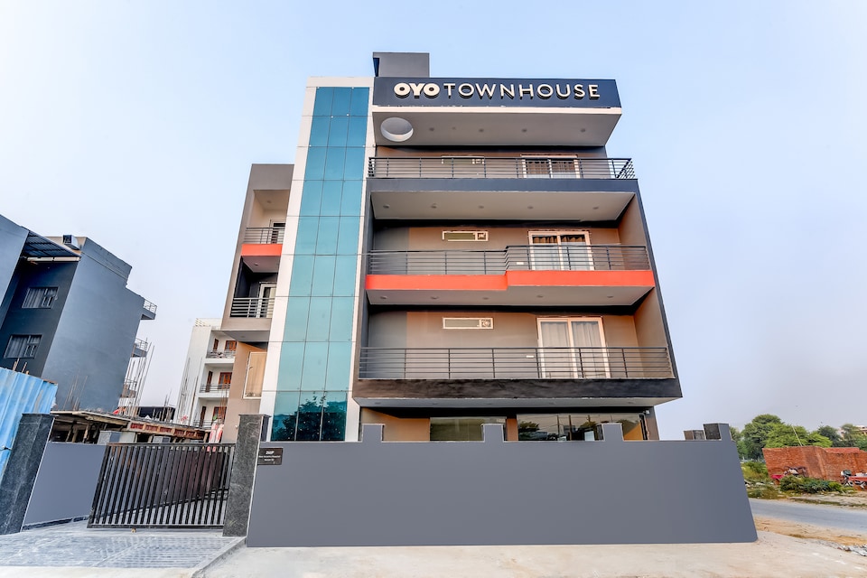 OYO Townhouse 107 Sector 52 Indira Colony, HUDA CENTRE 1, Gurgaon