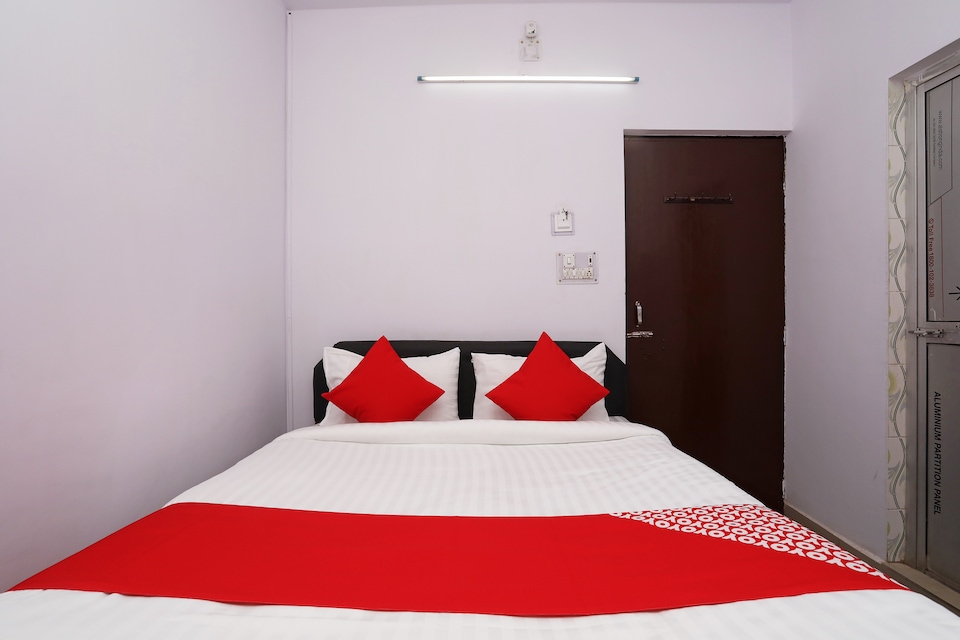 Collection O 30922 Hotel Aditya Inn, Bishtupur Jamshedpur, Jamshedpur