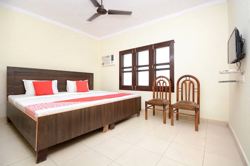 OYO 30943 Hotel Tourist, City Railway Station, Jalandhar