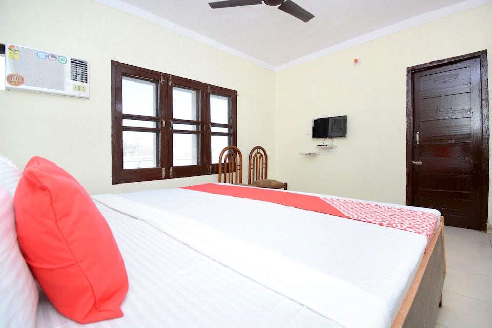 OYO 30943 Hotel Tourist, City Railway Station, Jalandhar