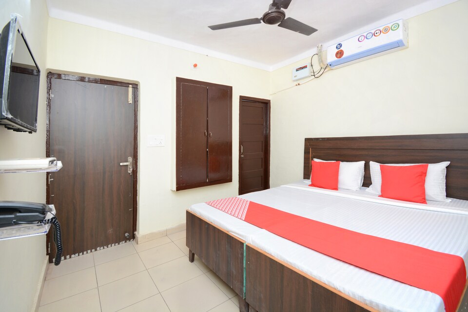 OYO 30943 Hotel Tourist, City Railway Station, Jalandhar