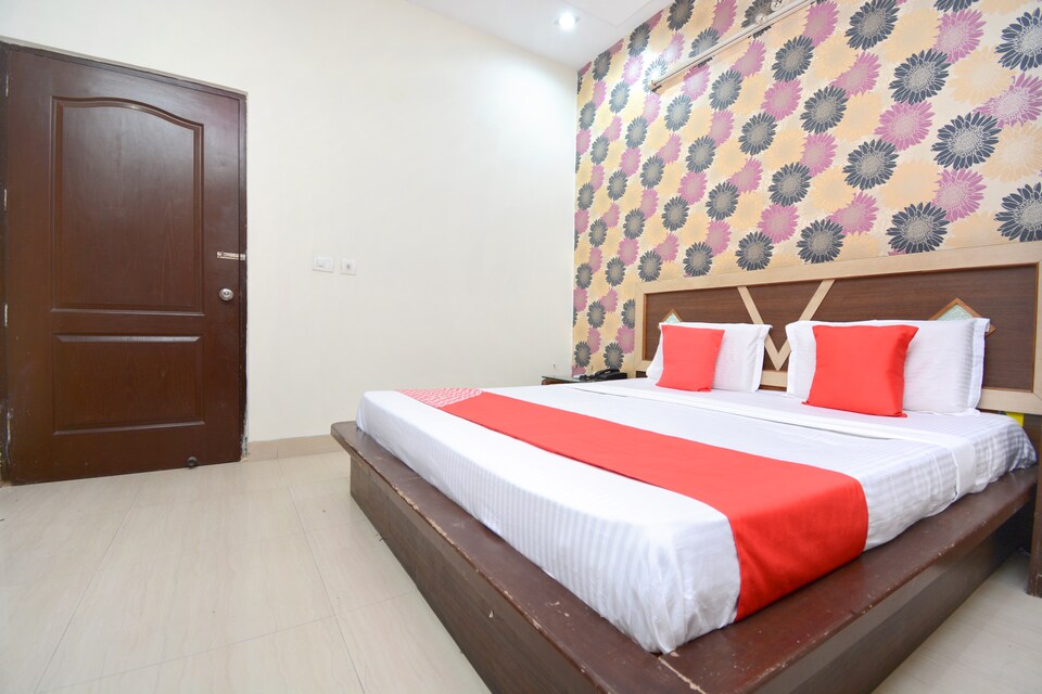 OYO 30948 Hotel Highway Inn, Mall Road Bathinda, Bathinda