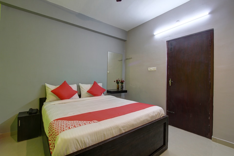 OYO 30971 GM Grande, Othakalmandapam, Coimbatore