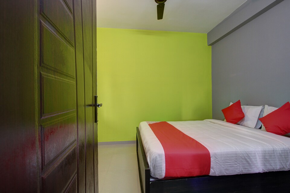 OYO 30971 GM Grande, Othakalmandapam, Coimbatore